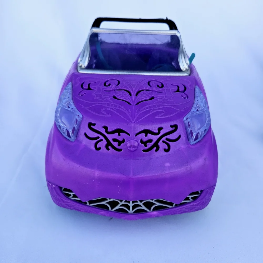 Monster High Scaris City Of Frights Convertible Purple Car 2012 Pre-owned